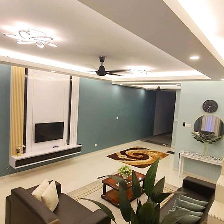 Homestay Layang Masai Exterior photo